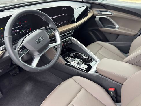 Used 2025 Audi Q5 Premium w/ Convenience Package AWD/4WD image 11