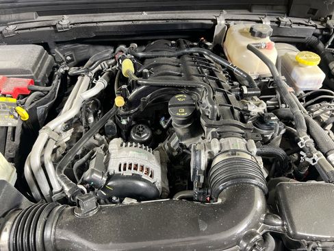 Used 2022 Jeep Wrangler Sport S image 28