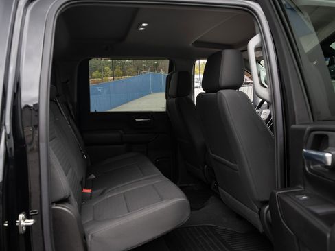 Used 2023 Chevrolet Silverado 2500 Custom w/ Custom Value Package image 19