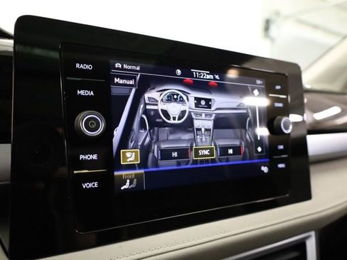 New 2026 Volkswagen Taos SE image 18