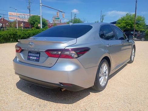 Used 2024 Toyota Camry LE w/ Convenience Package FWD image 10