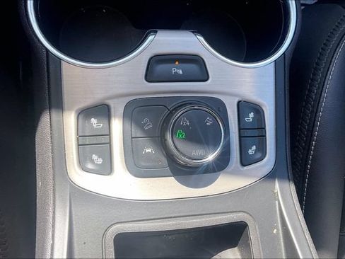 Used 2024 GMC Terrain Denali AWD/4WD image 24