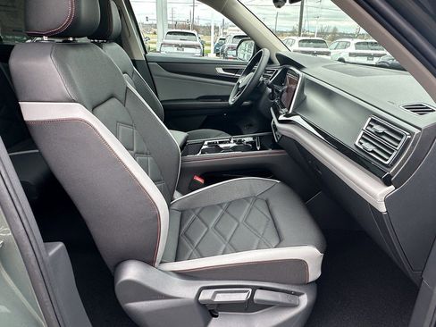 New 2026 Volkswagen Atlas Peak Edition AWD/4WD image 16