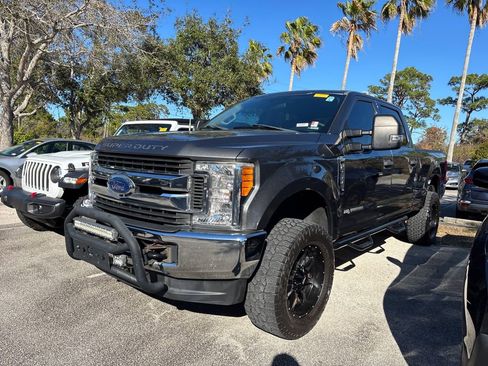 Used 2017 Ford F250 XLT image 3