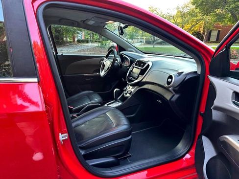 Used 2017 Chevrolet Sonic Premier image 35