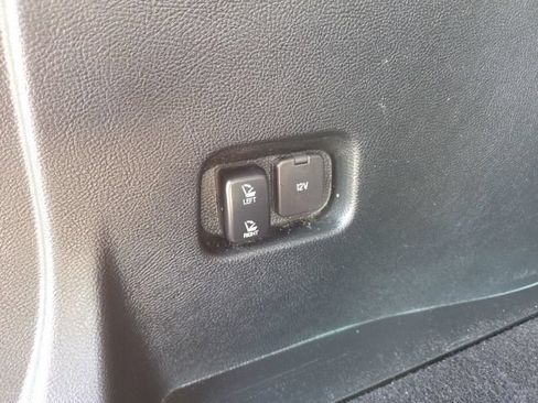 Used 2019 Ford Edge Titanium AWD/4WD image 47
