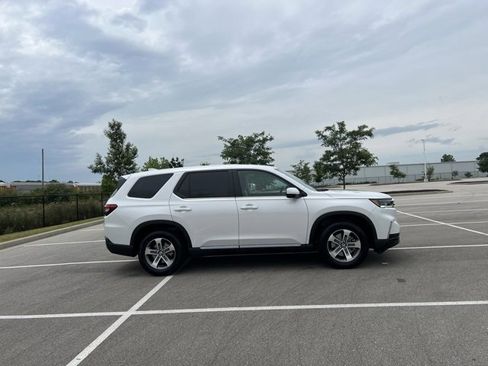 New 2025 Honda Pilot EX-L image 9
