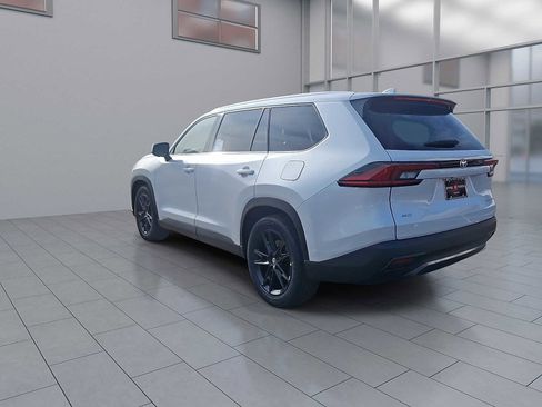 New 2026 Toyota Grand Highlander Platinum image 9