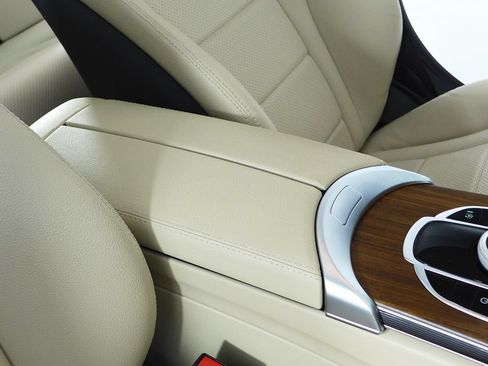 Used 2019 Mercedes-Benz C 300 Sedan image 16