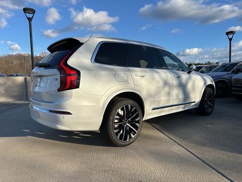 New 2026 Volvo XC90 B6 Plus w/ Protection Package Premier image 7