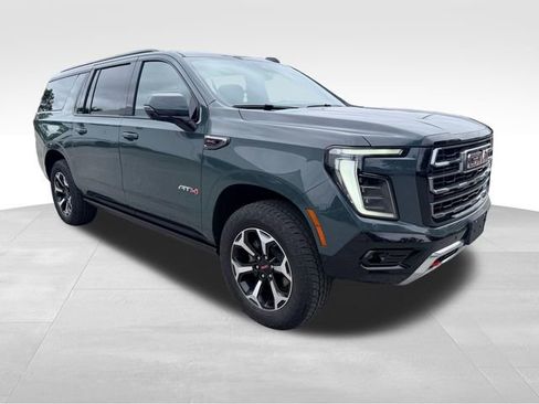 Used 2025 GMC Yukon XL AT4 AWD/4WD image 3