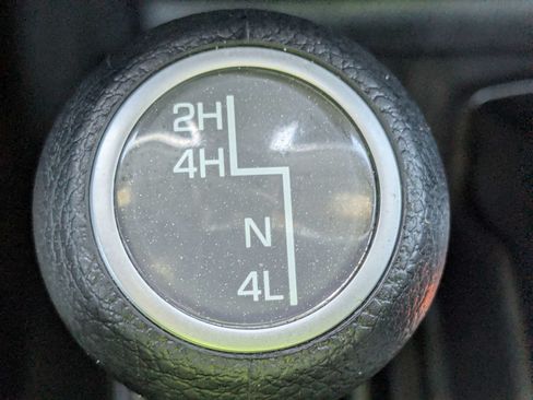 Used 2025 Jeep Wrangler Unlimited Sahara AWD/4WD image 33