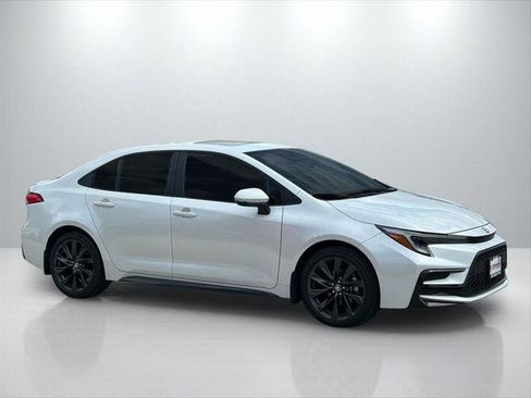 Certified 2025 Toyota Corolla SE image 4