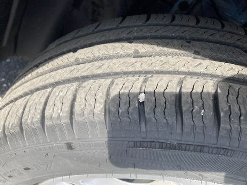 Used 2018 Jeep Renegade Latitude w/ Cold Weather Group AWD/4WD image 32