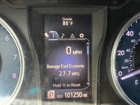 Used 2017 Toyota Camry XLE FWD image 11