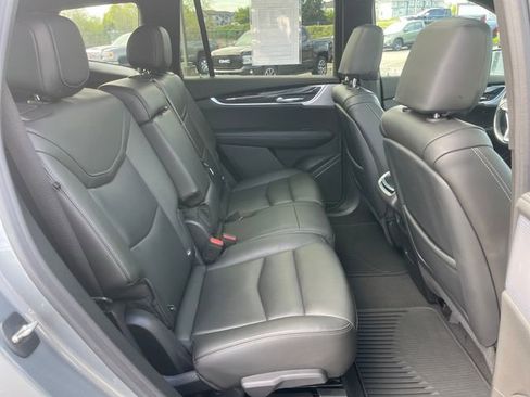 Used 2023 Cadillac XT6 Premium Luxury AWD/4WD image 10