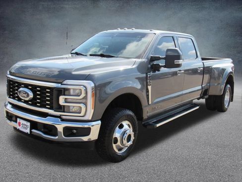 Used 2023 Ford F350 Lariat w/ FX4 Off-Road Package AWD/4WD image 2