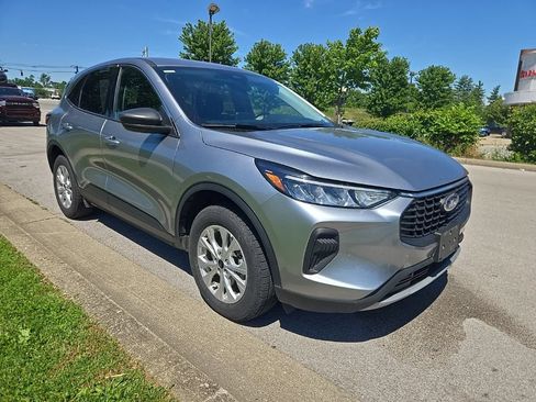 Used 2024 Ford Escape Active AWD/4WD image 2
