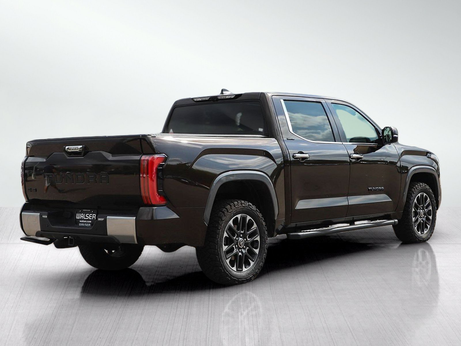 Used 2024 Toyota Tundra Limited AWD/4WD image 5