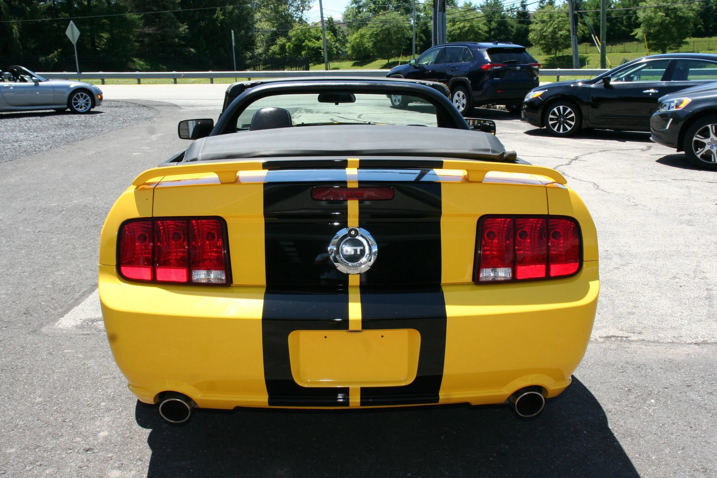 Used 2006 Ford Mustang GT Premium RWD image 32