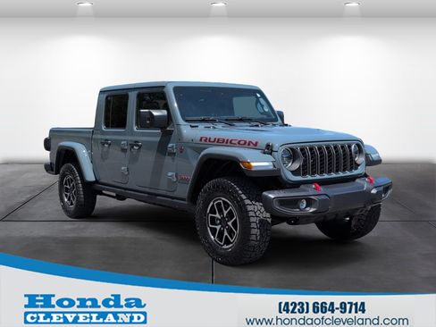 Used 2025 Jeep Gladiator Rubicon w/ Convenience Group AWD/4WD image 1