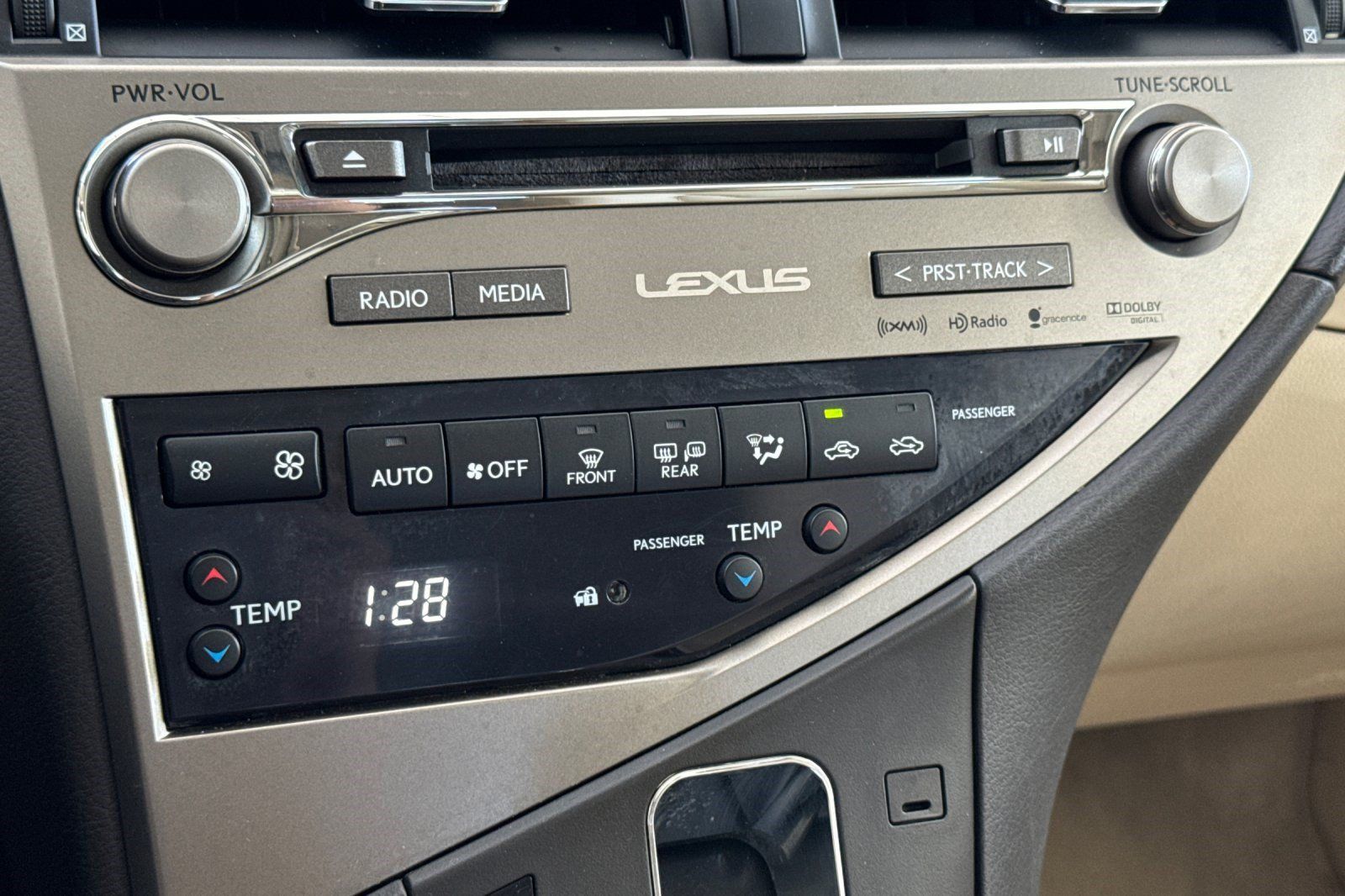 Used 2015 Lexus RX 450h AWD image 26