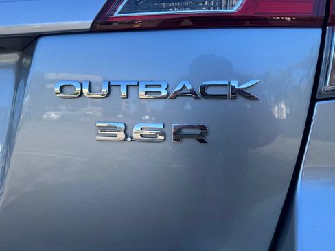 Used 2014 Subaru Outback 3.6R Limited w/ Moonroof Package AWD/4WD image 40