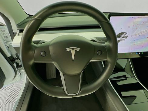 Used 2019 Tesla Model 3 Mid Range RWD image 11