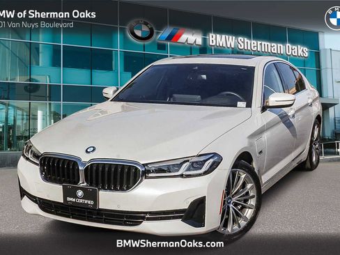 Certified 2023 BMW 530e w/ Premium Package image 1