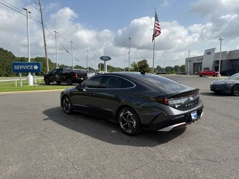 Used 2025 Hyundai Sonata SEL FWD image 4