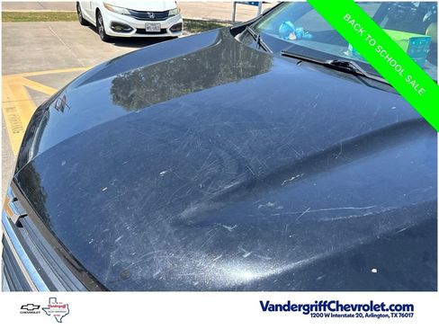 Used 2019 Chevrolet Equinox LT FWD image 2