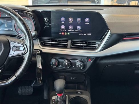 Used 2024 Chevrolet Trax RS w/ Sunroof Package FWD image 25