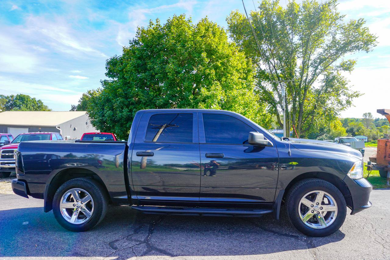 Used 2017 RAM 1500 Express AWD/4WD image 2