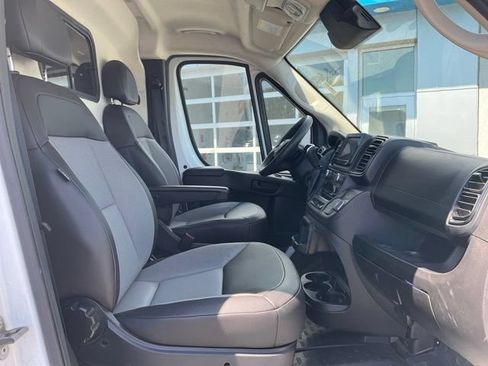 Used 2025 RAM ProMaster 2500 w/ Convenience Group FWD image 8