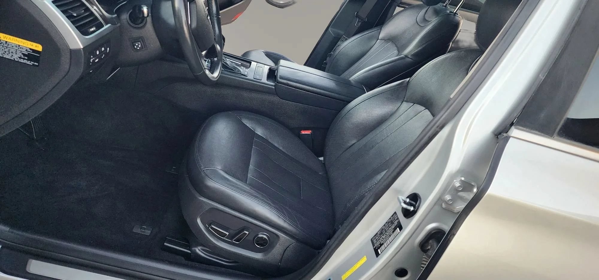 Used 2017 Genesis G80 3.8 RWD image 21