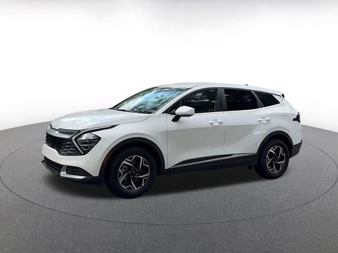 Used 2025 Kia Sportage LX FWD image 8