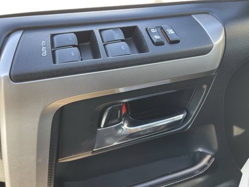 Used 2016 Toyota 4Runner SR5 RWD image 22