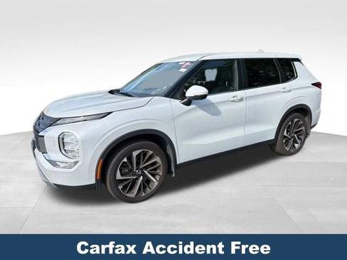 Used 2022 Mitsubishi Outlander SE AWD/4WD image 3