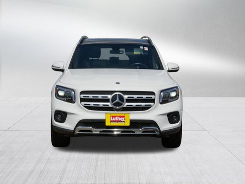Used 2021 Mercedes-Benz GLB 250 4MATIC image 2