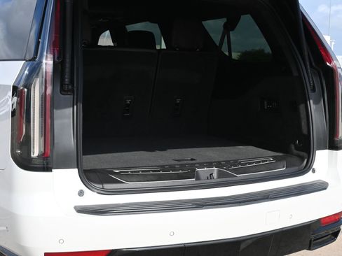 Used 2022 Cadillac Escalade ESV Sport Platinum w/ LPO, ONYX Package image 24