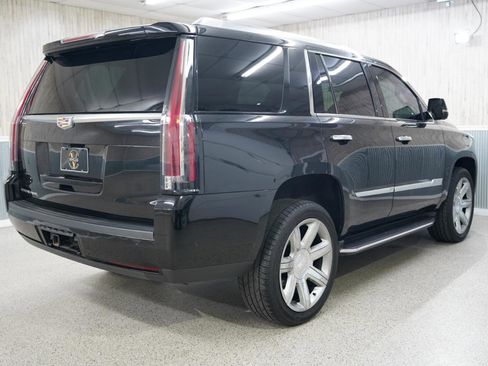 Used 2020 Cadillac Escalade Luxury image 10