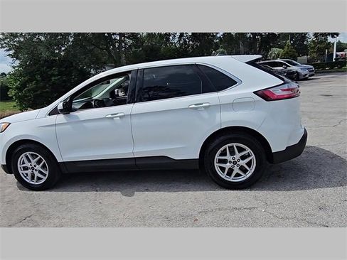 Used 2022 Ford Edge SEL image 15