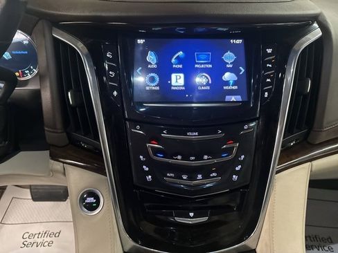 Used 2016 Cadillac Escalade Luxury image 14