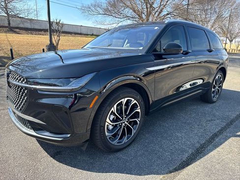 Used 2025 Lincoln Nautilus Reserve image 9