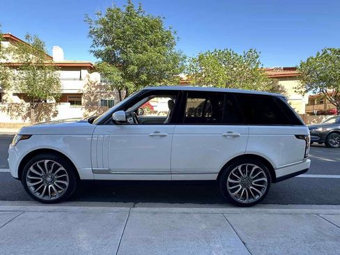 Used 2014 Land Rover Range Rover HSE image 5