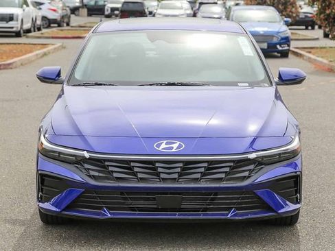 New 2026 Hyundai Elantra Limited FWD image 2