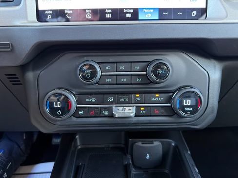 Used 2025 Ford Bronco Outer Banks AWD/4WD image 33