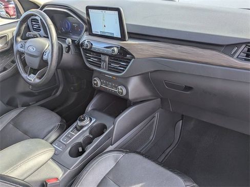 Used 2020 Ford Escape Titanium image 33