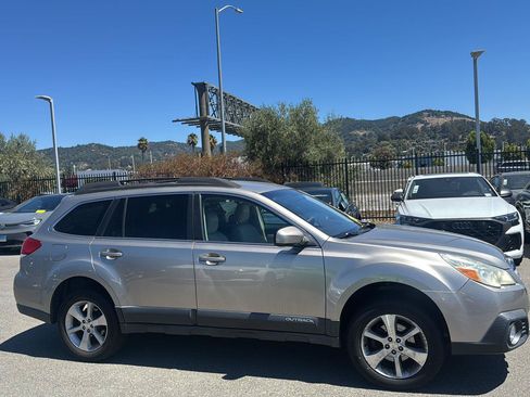 Used 2014 Subaru Outback 2.5i Limited AWD/4WD image 5