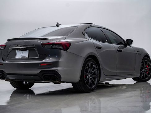Used 2022 Maserati Ghibli Modena Q4 AWD/4WD image 9